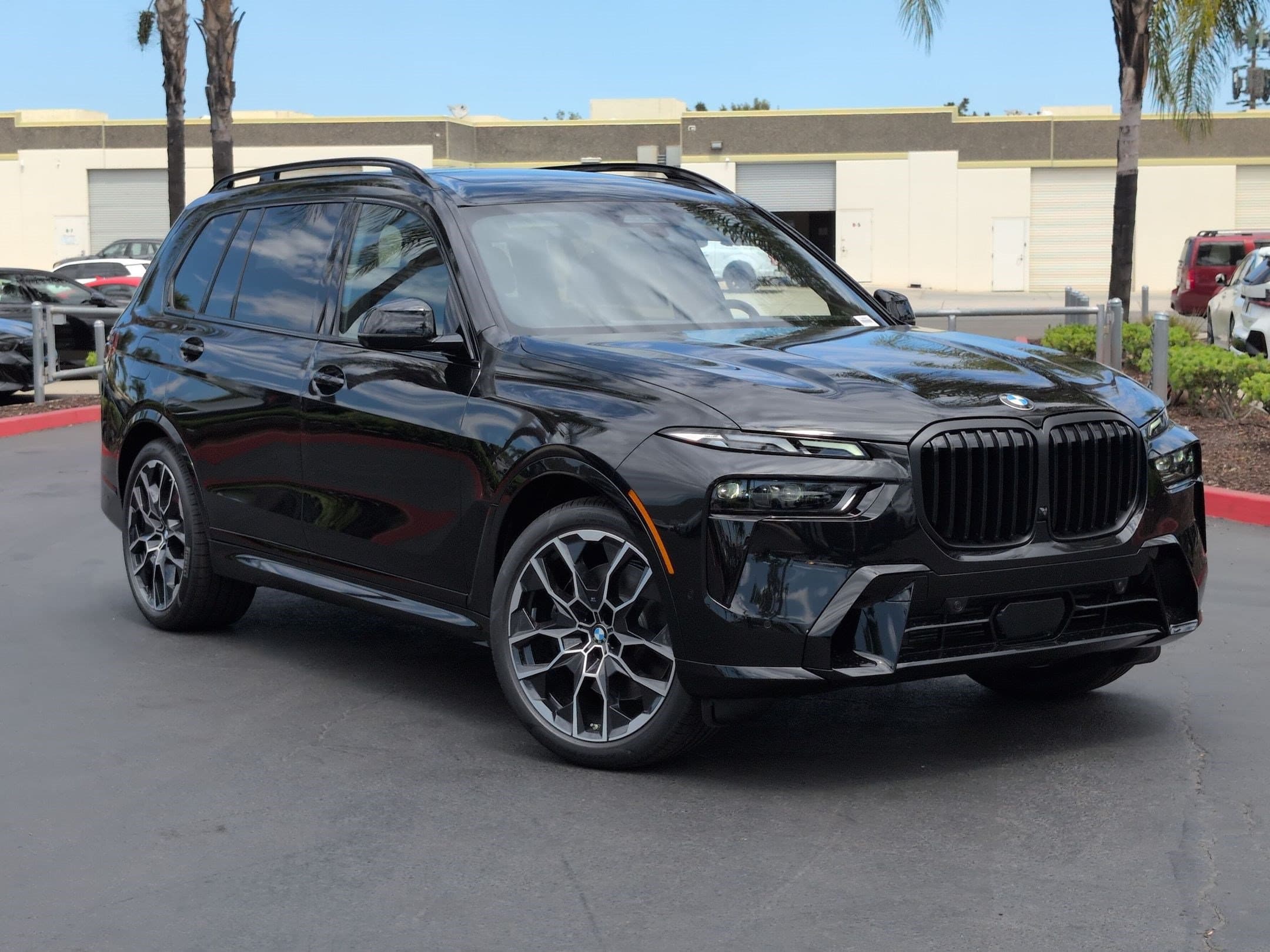 2027 BMW X7 photo 2