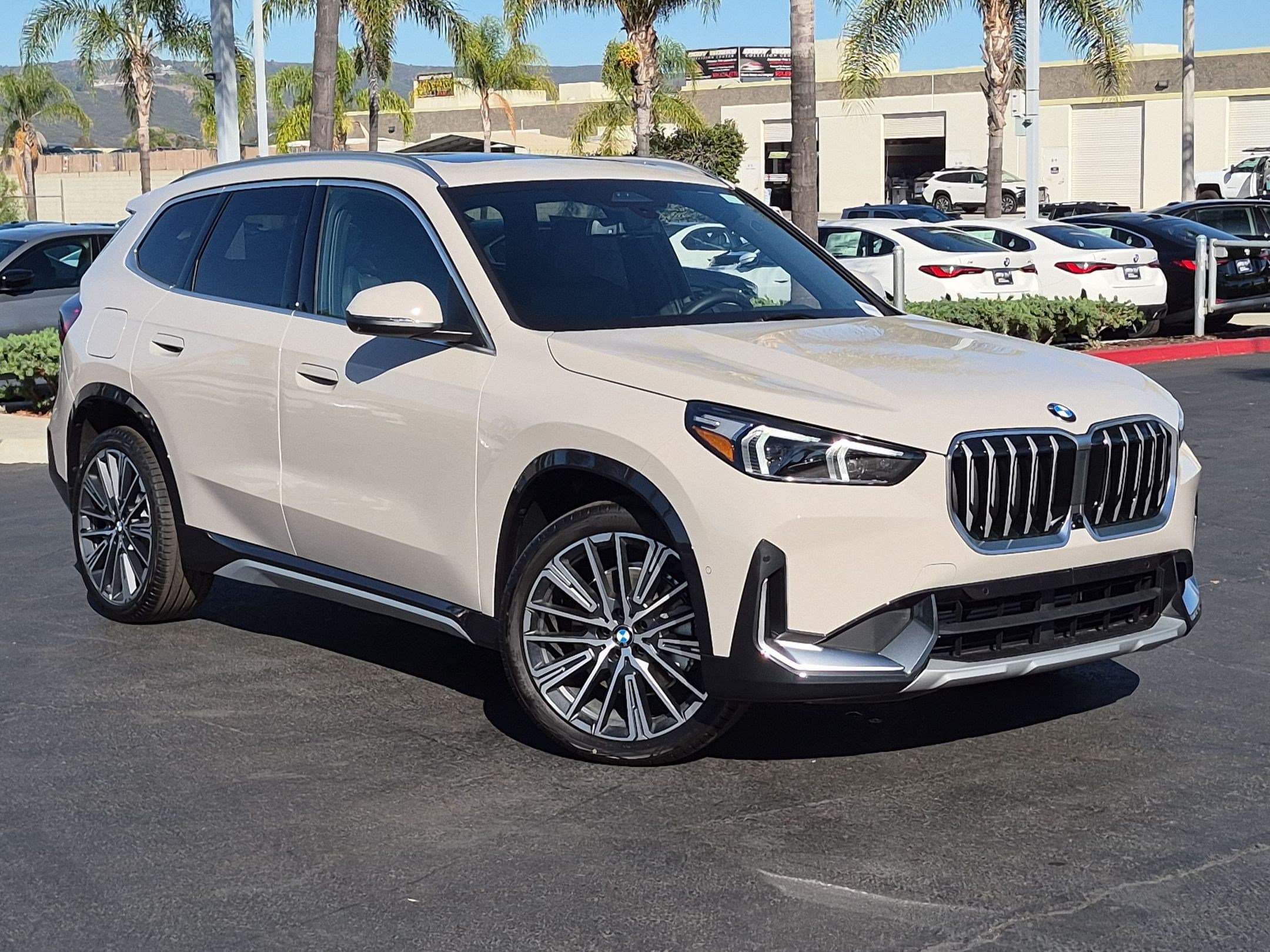 2026 BMW X1 photo 2