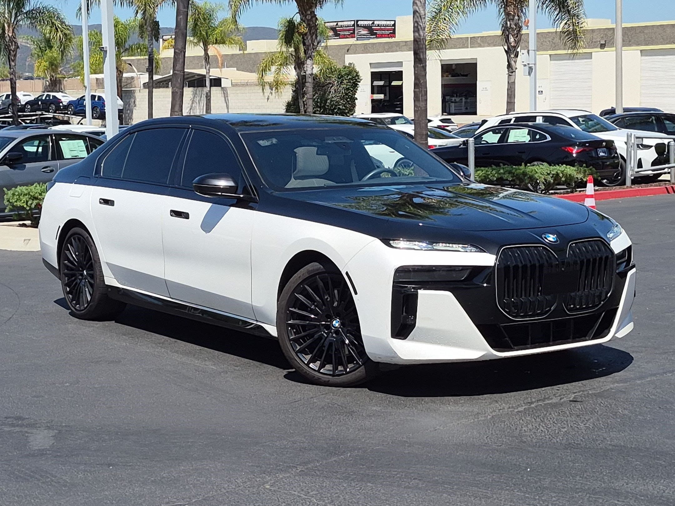 2024 BMW 7 photo 2