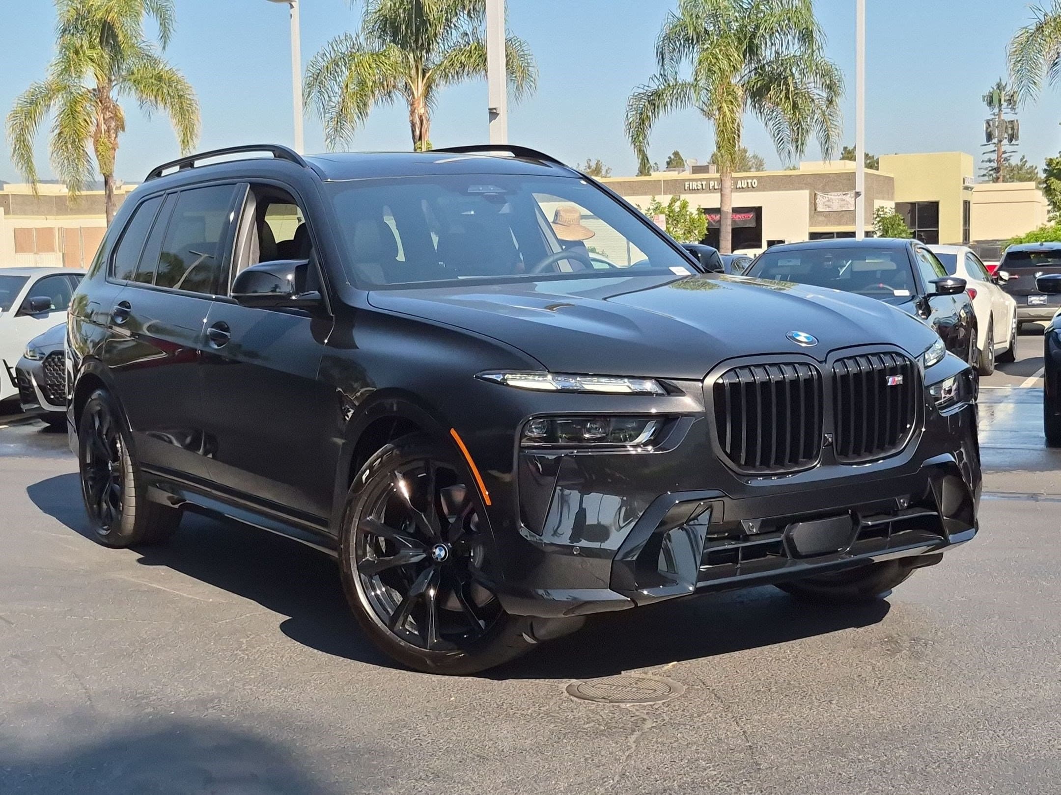 2027 BMW X7 photo 2