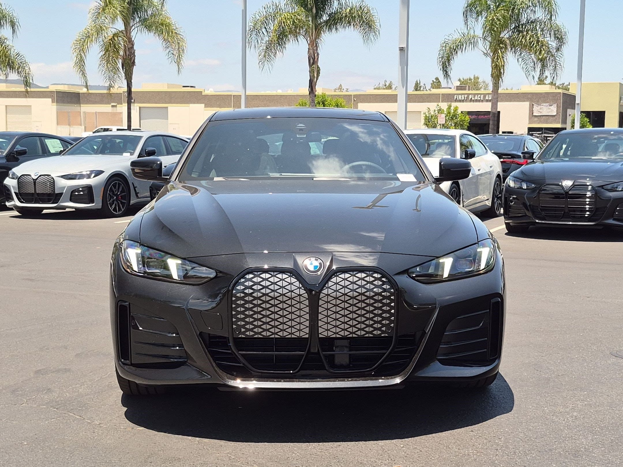 2026 BMW i4 photo 3