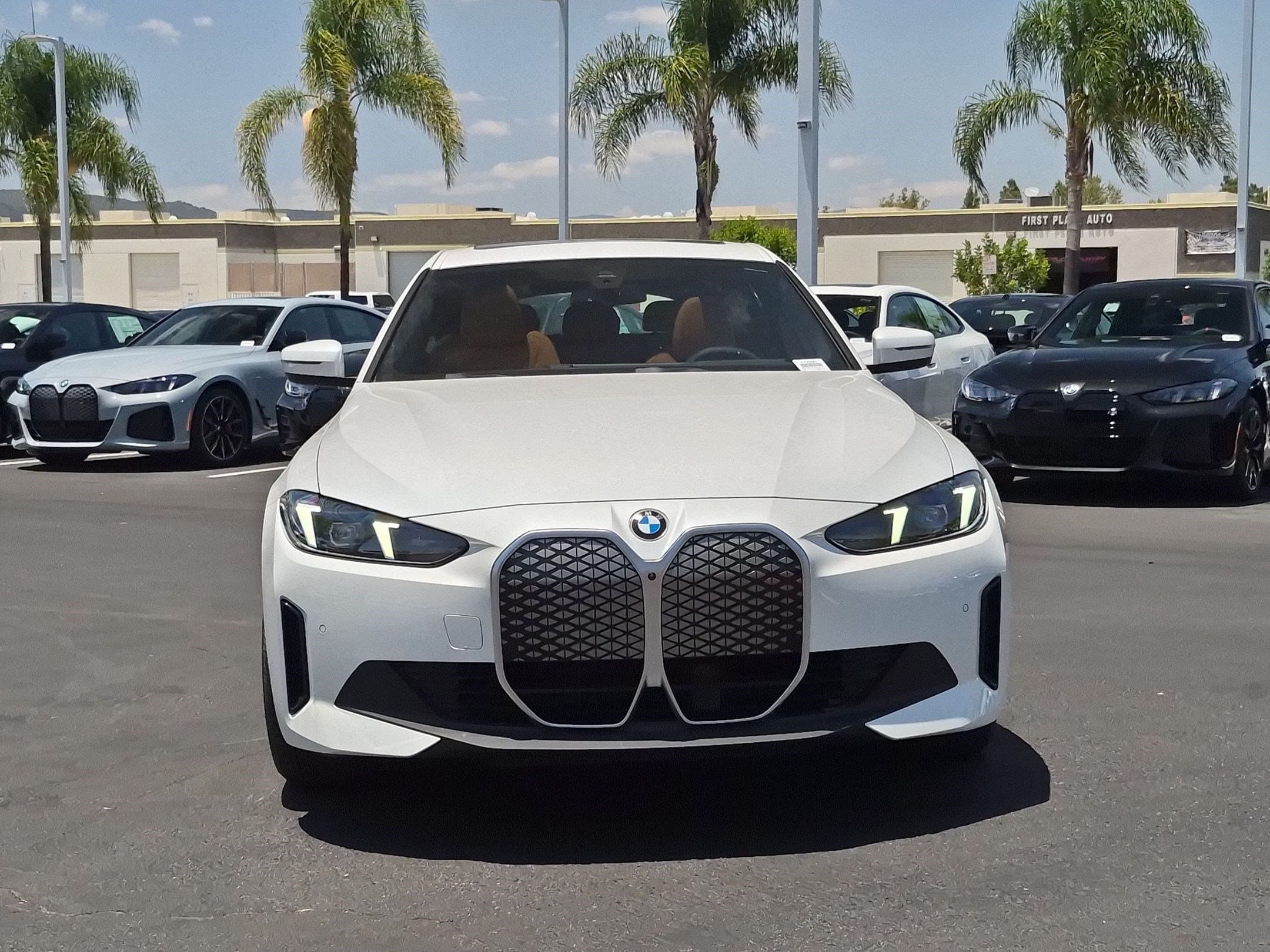 2026 BMW i4 photo 3