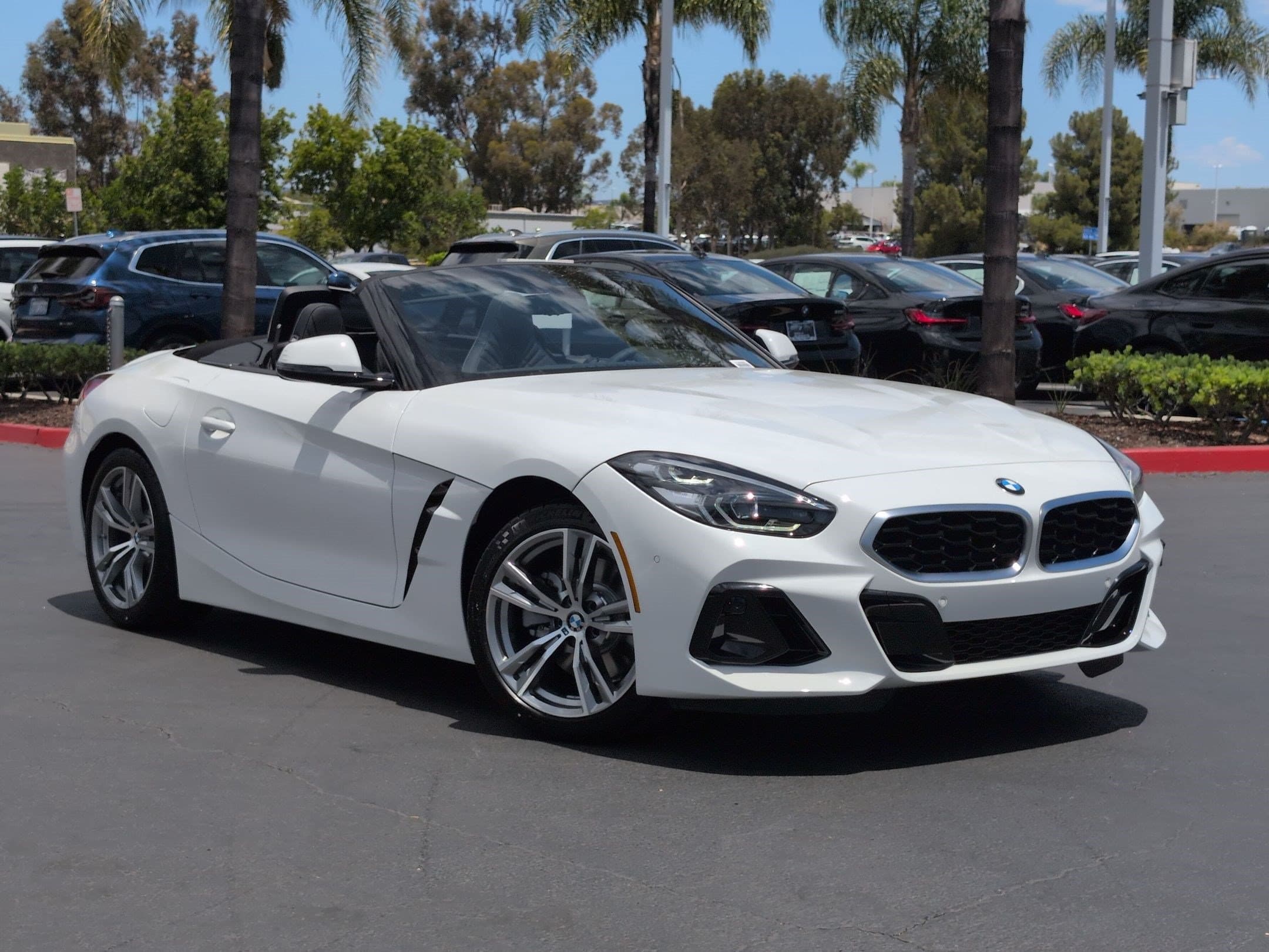 2026 BMW Z4 photo 2