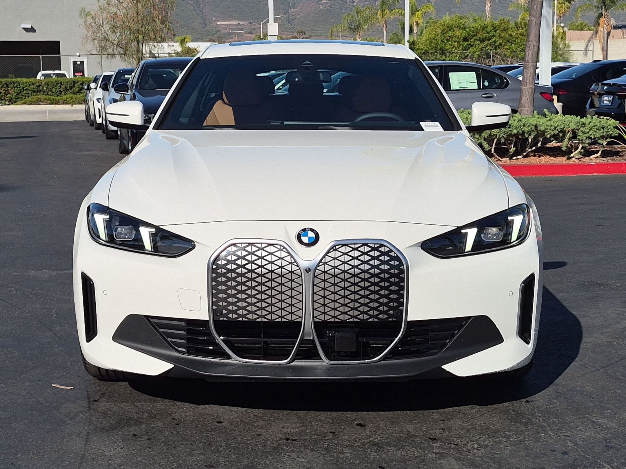 2026 BMW i4 photo 3