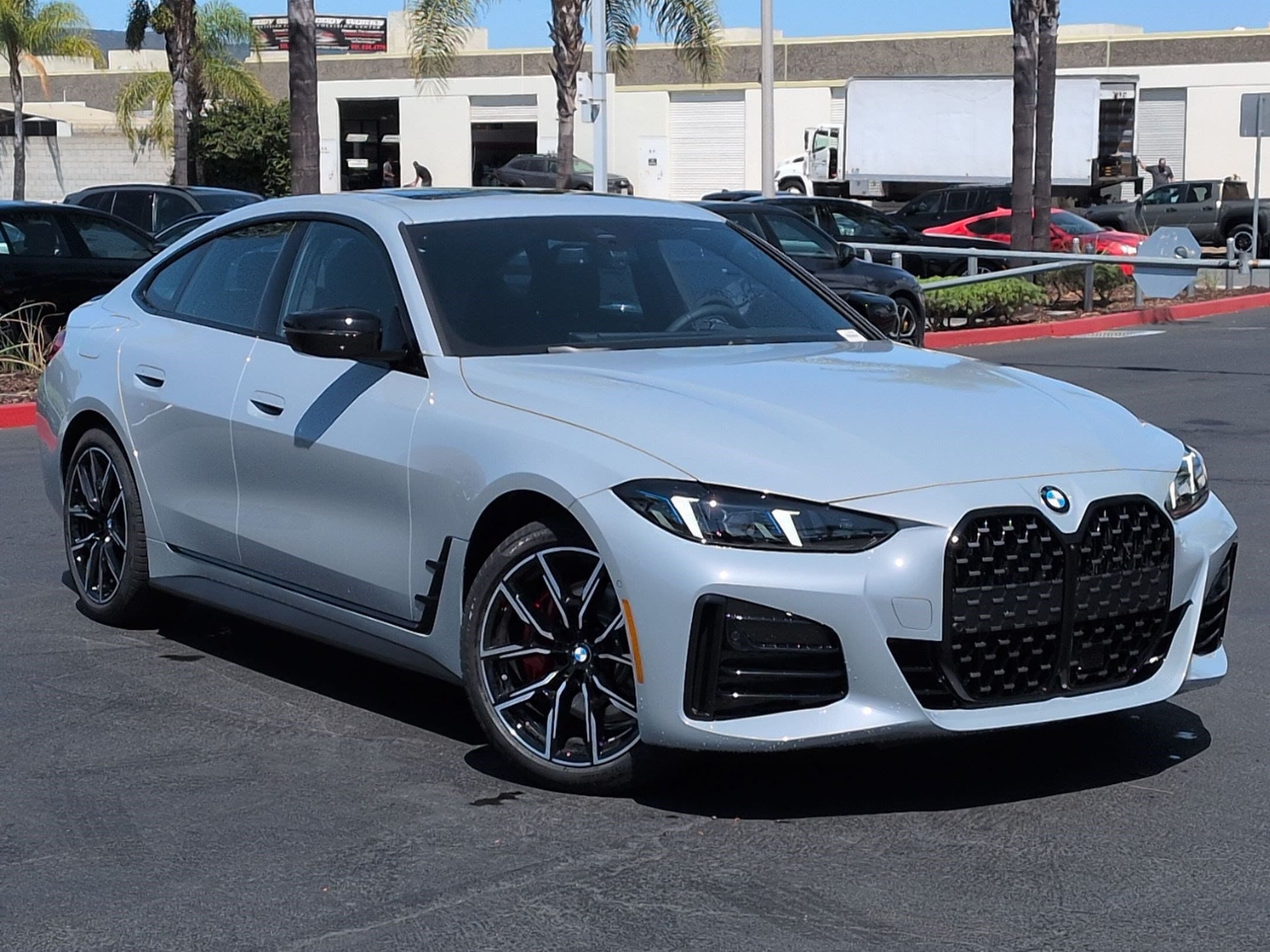 2026 BMW 4 photo 2