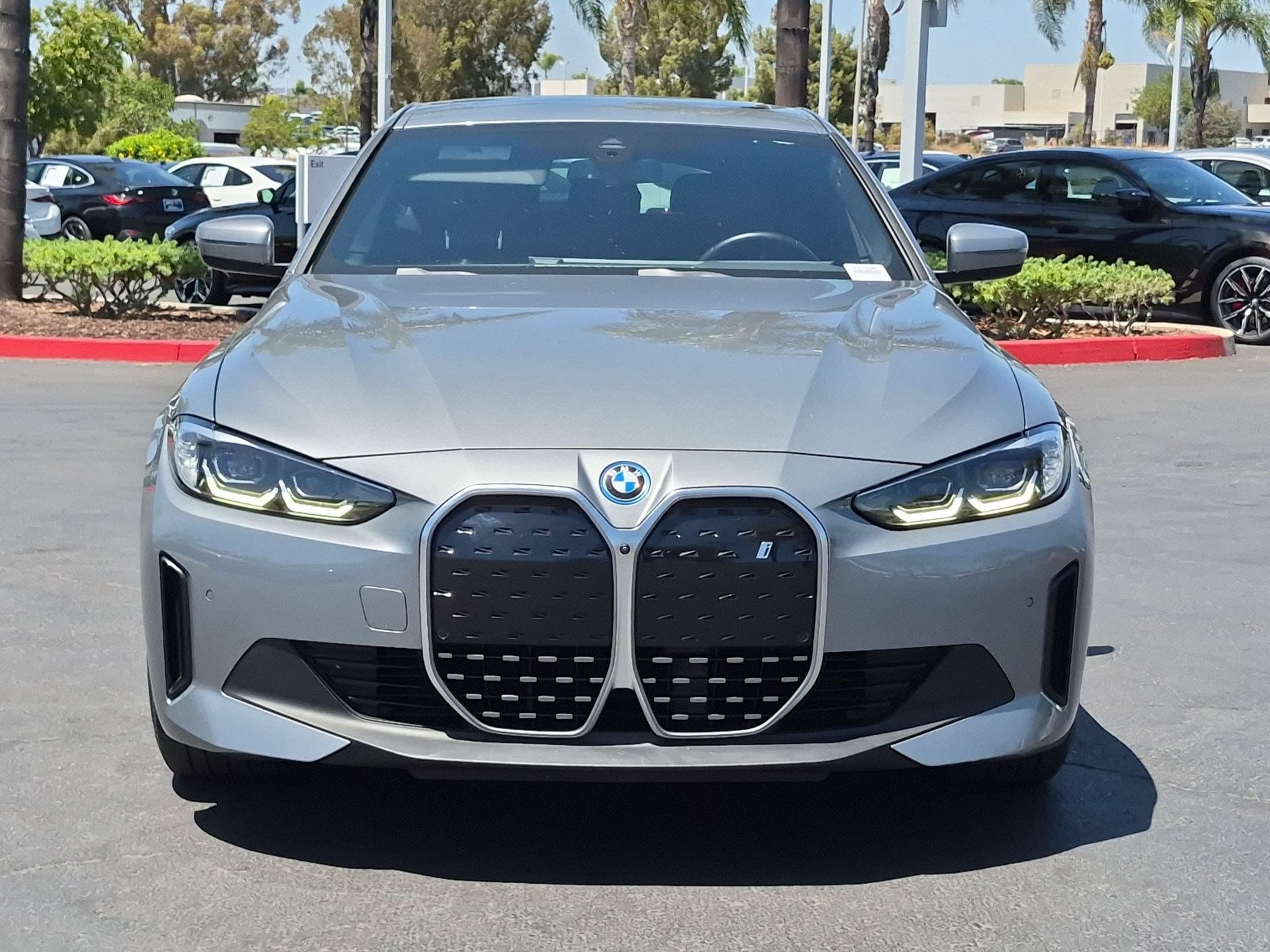 2023 BMW i4 photo 3