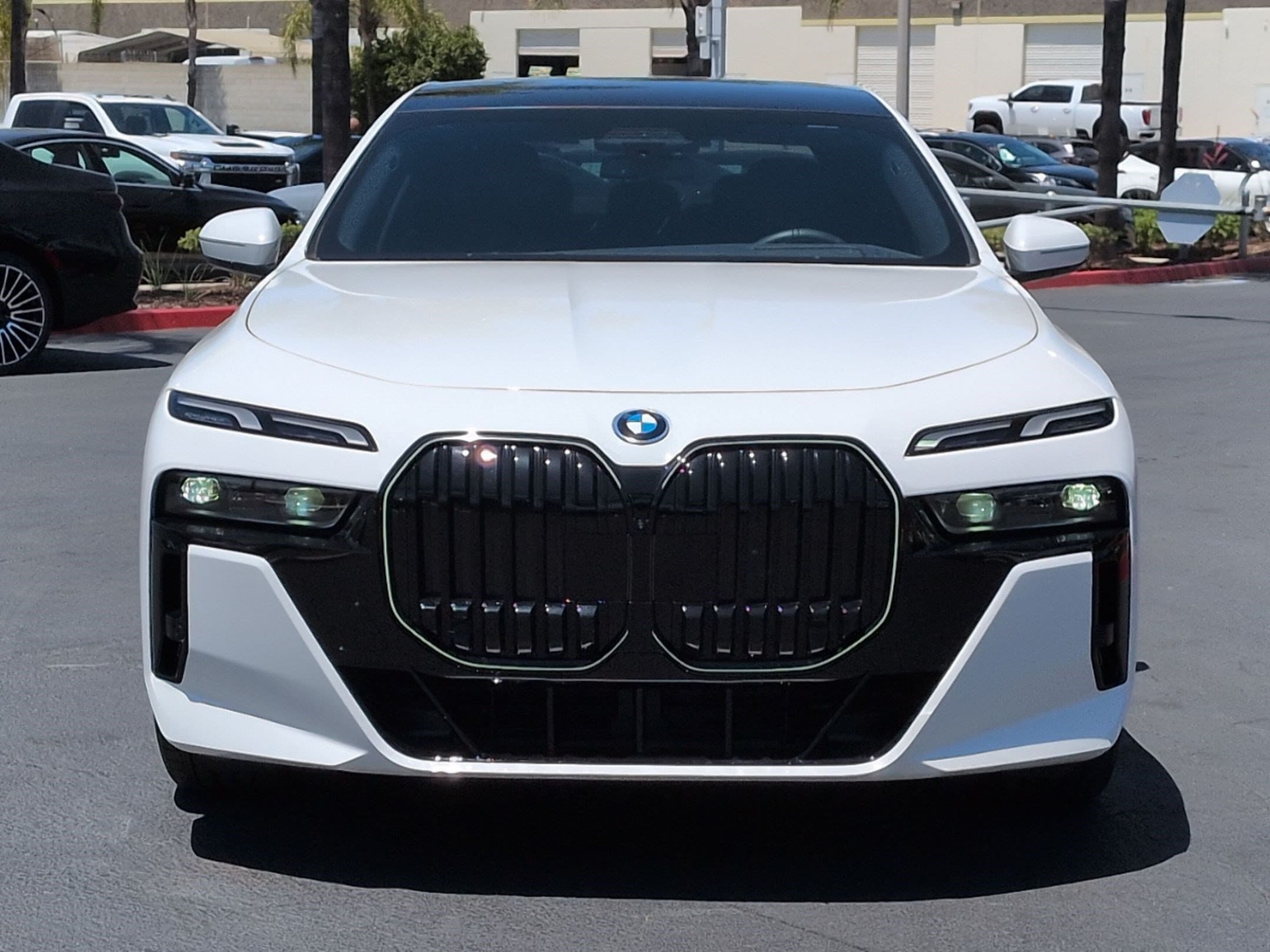 2025 BMW i7 photo 3
