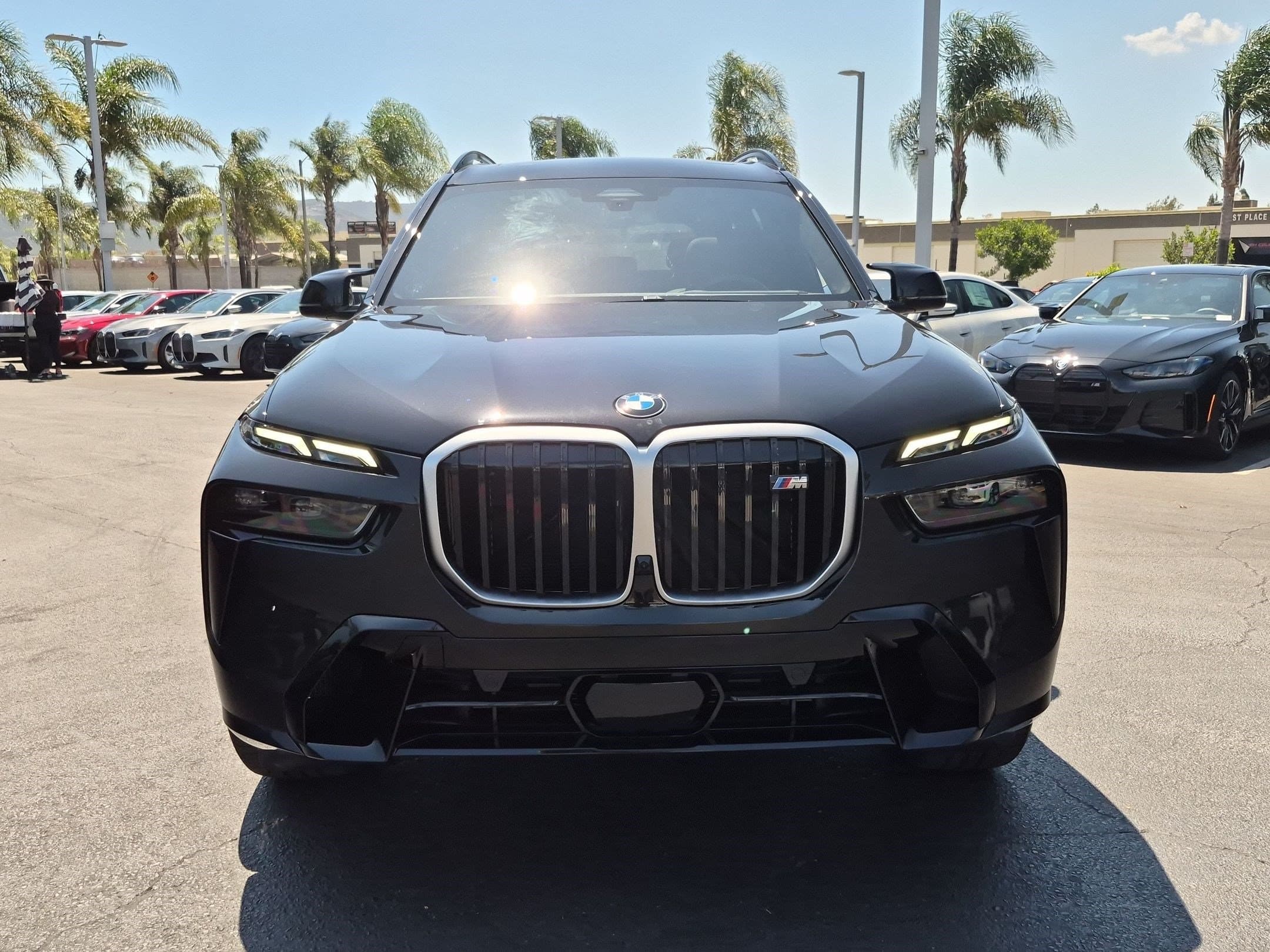 2023 BMW X7 photo 3
