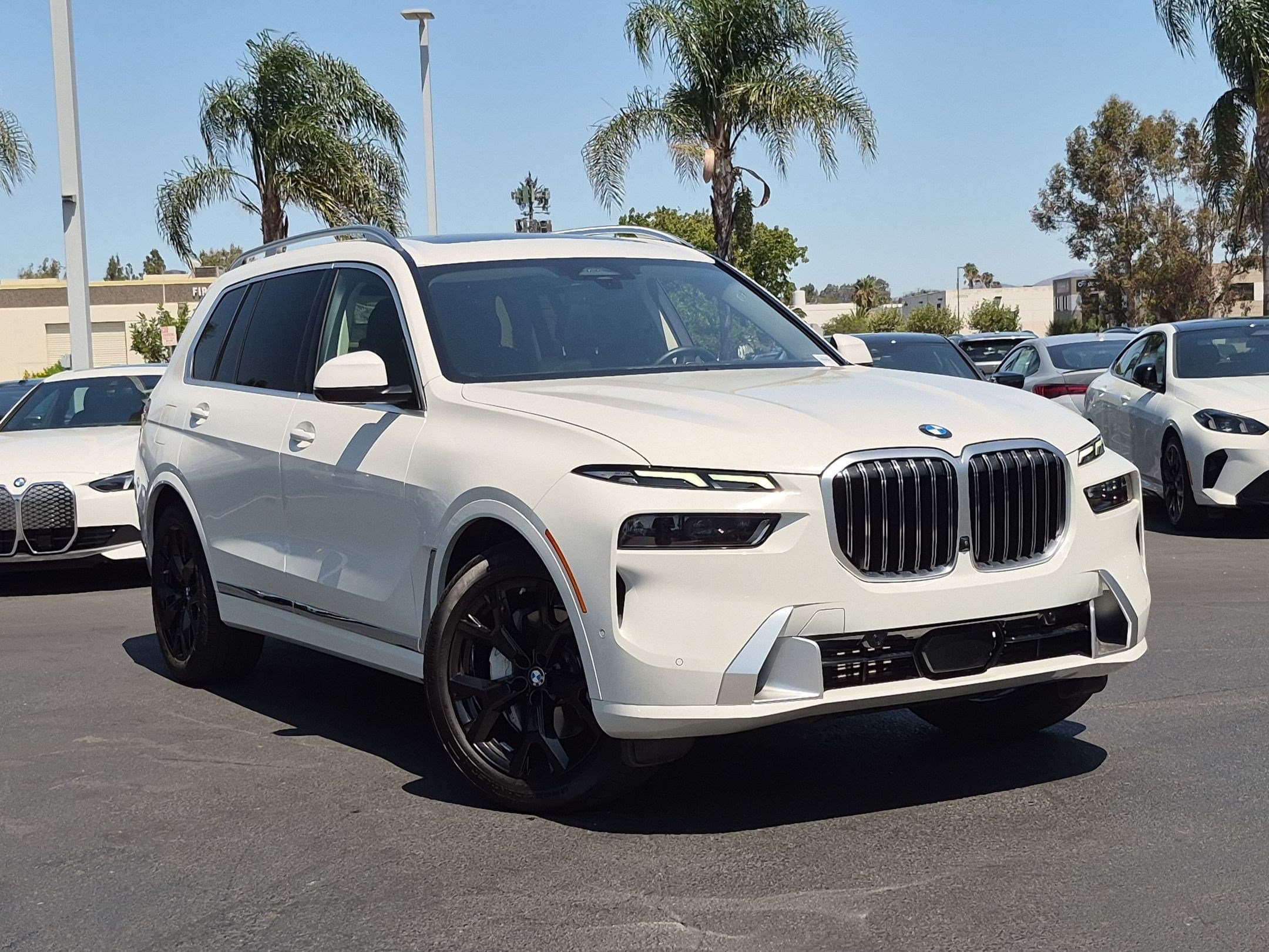 2024 BMW X7 photo 2