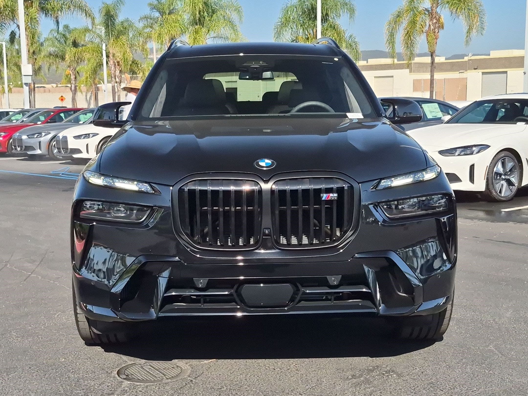 2027 BMW X7 photo 3
