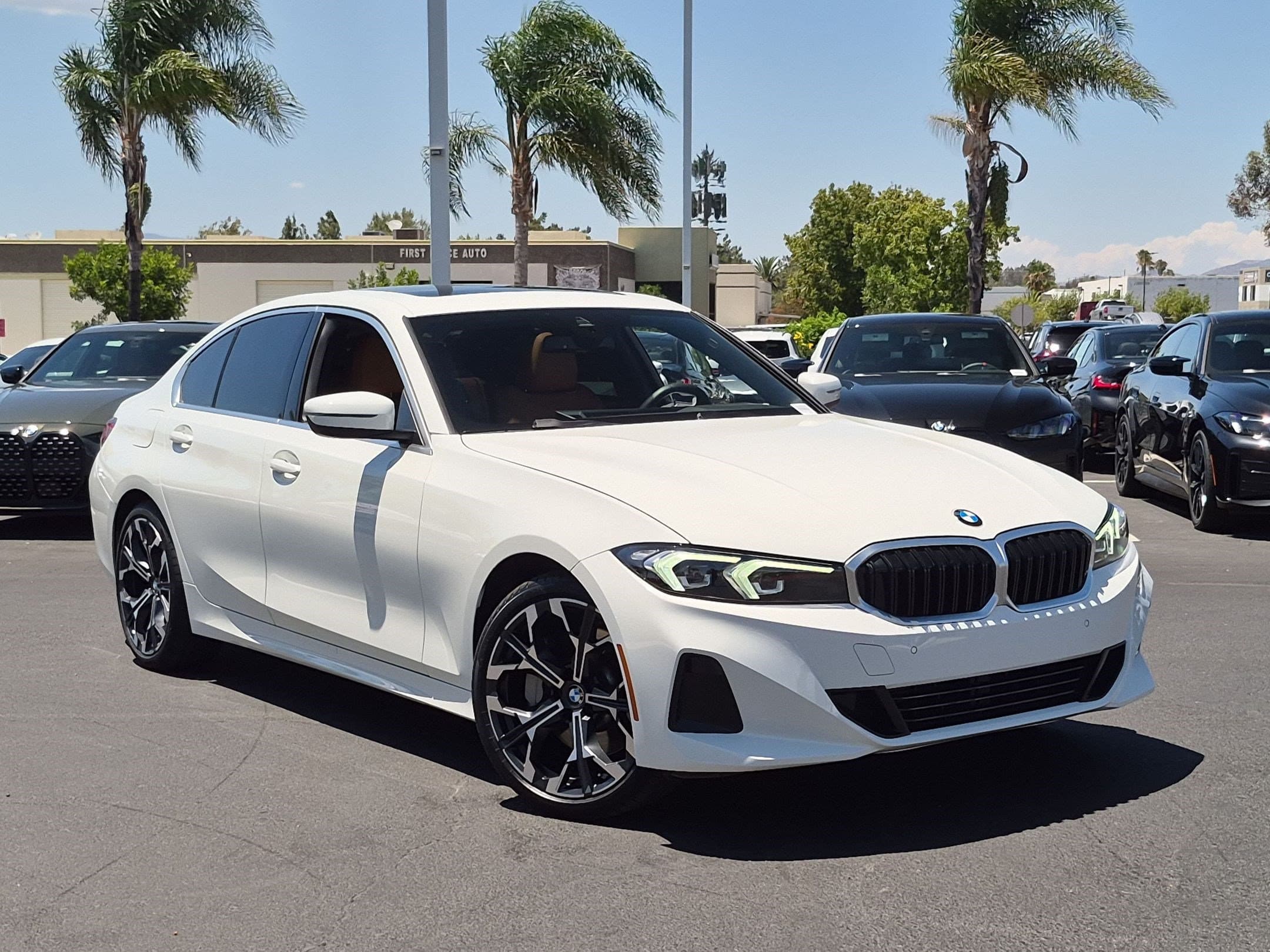 2025 BMW 3 photo 2
