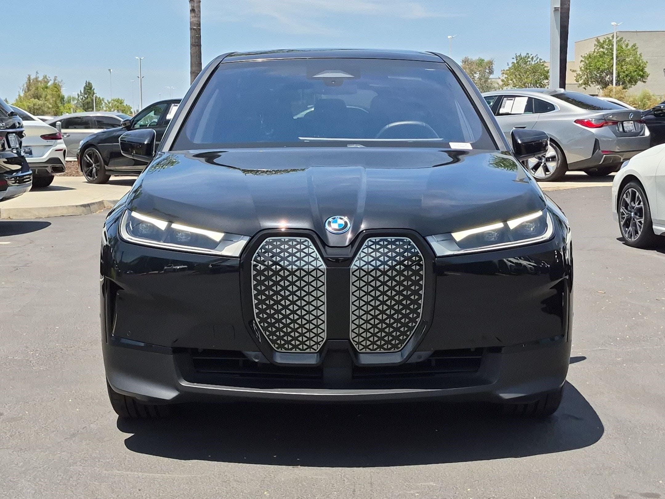 2024 BMW iX photo 3