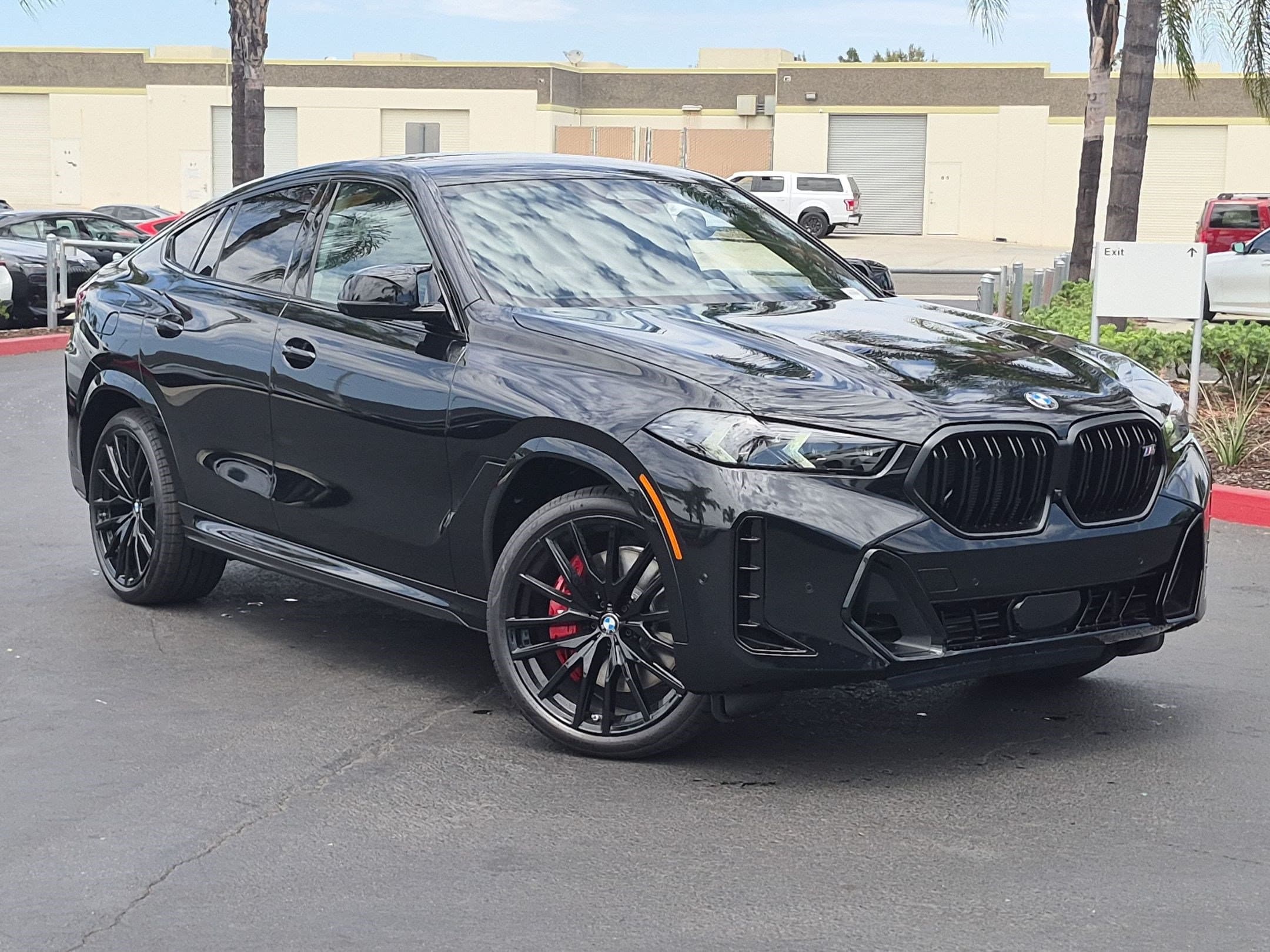2027 BMW X6 photo 2