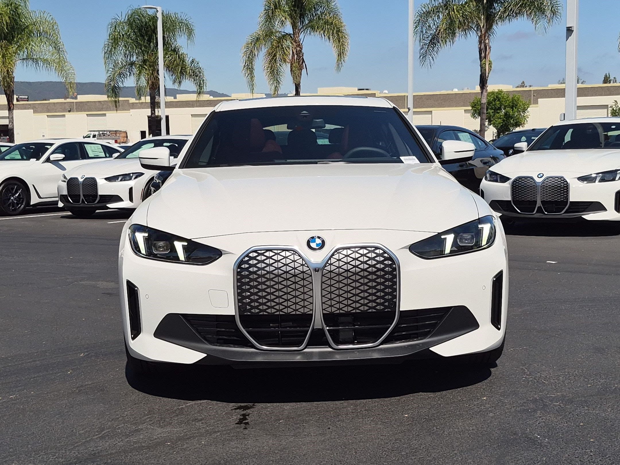 2026 BMW i4 photo 3