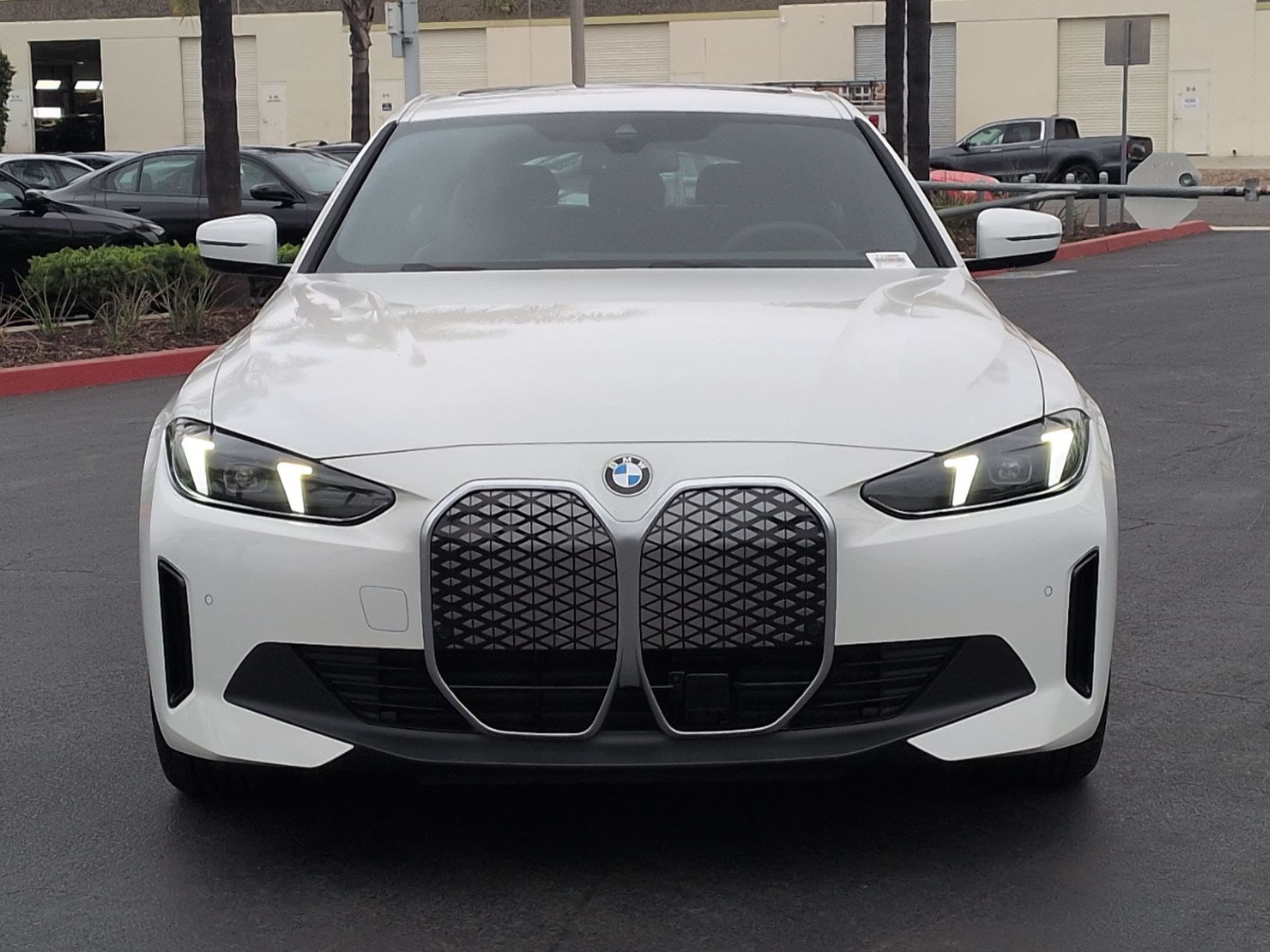 2026 BMW i4 photo 3