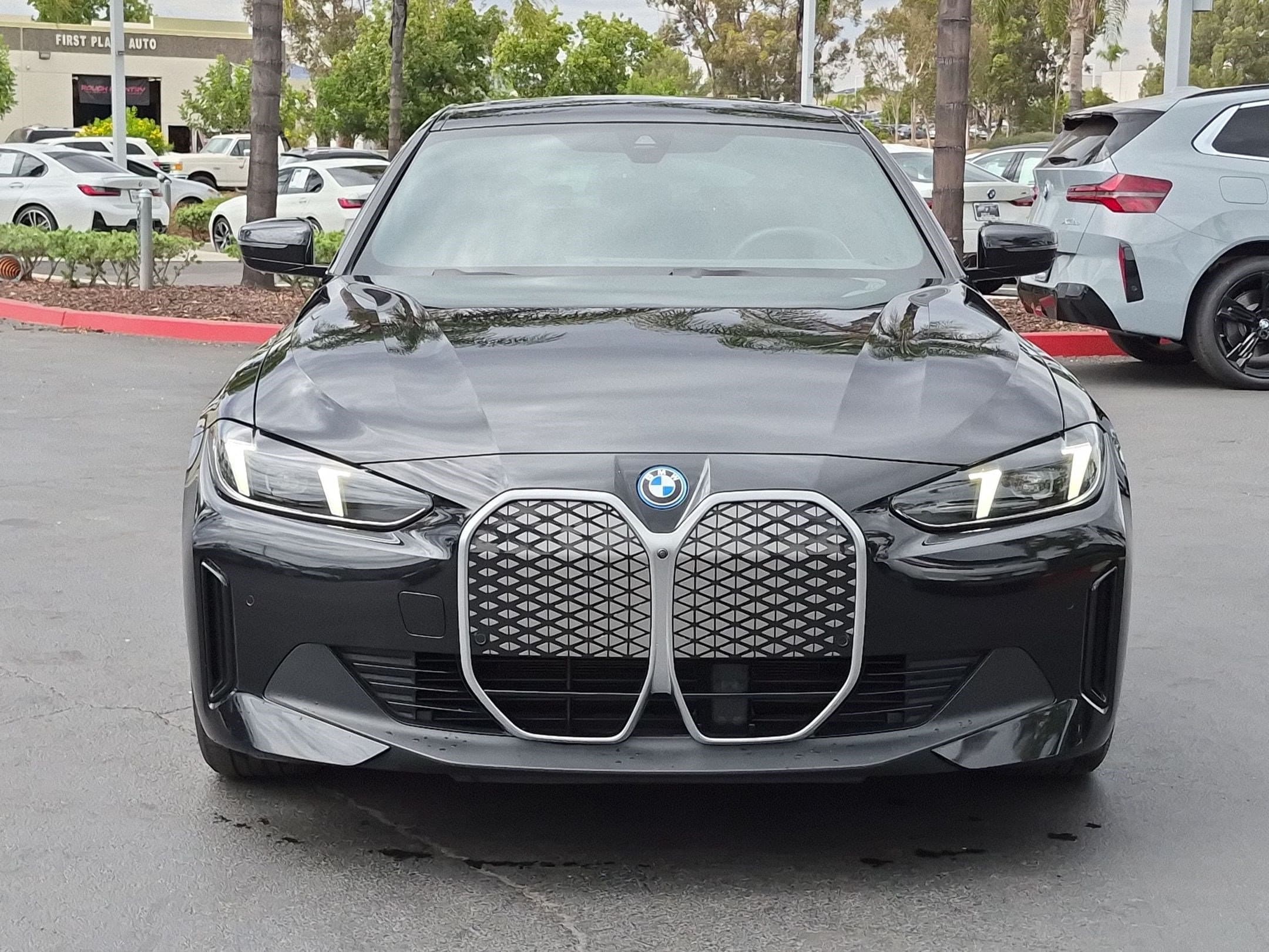 2025 BMW i4 photo 3