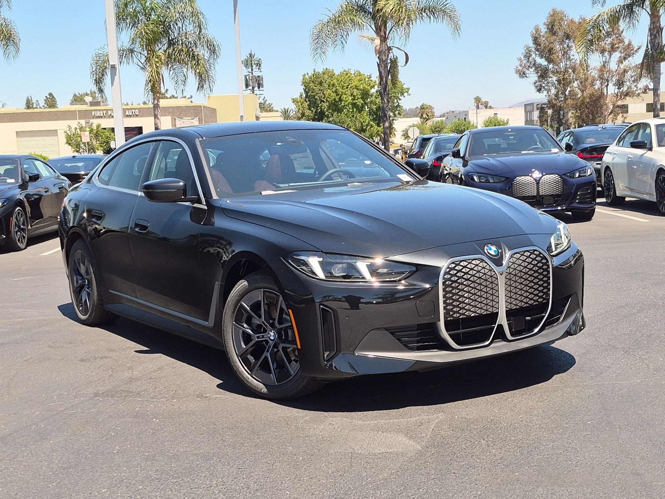 2026 BMW i4 photo 2