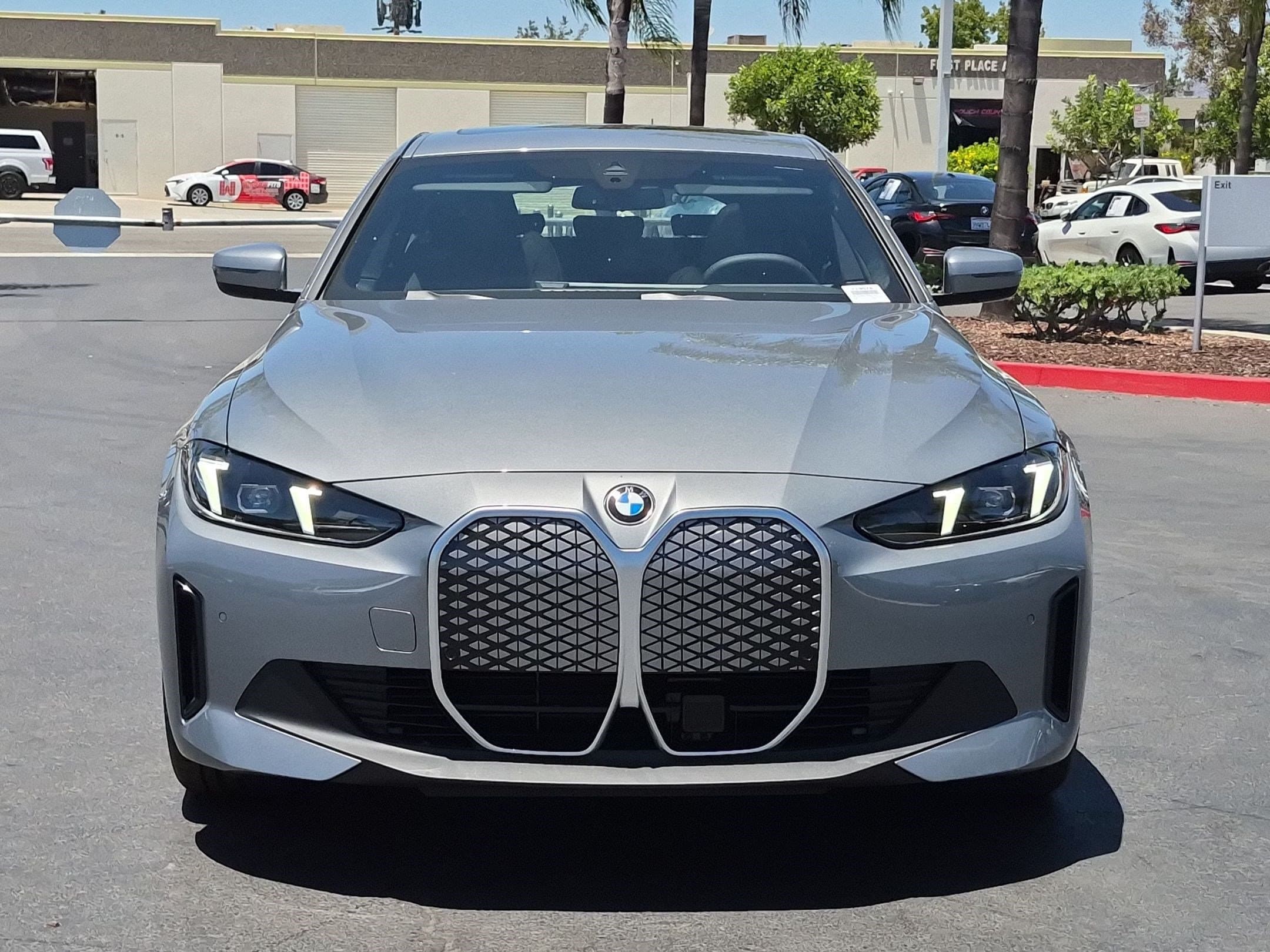 2026 BMW i4 photo 3