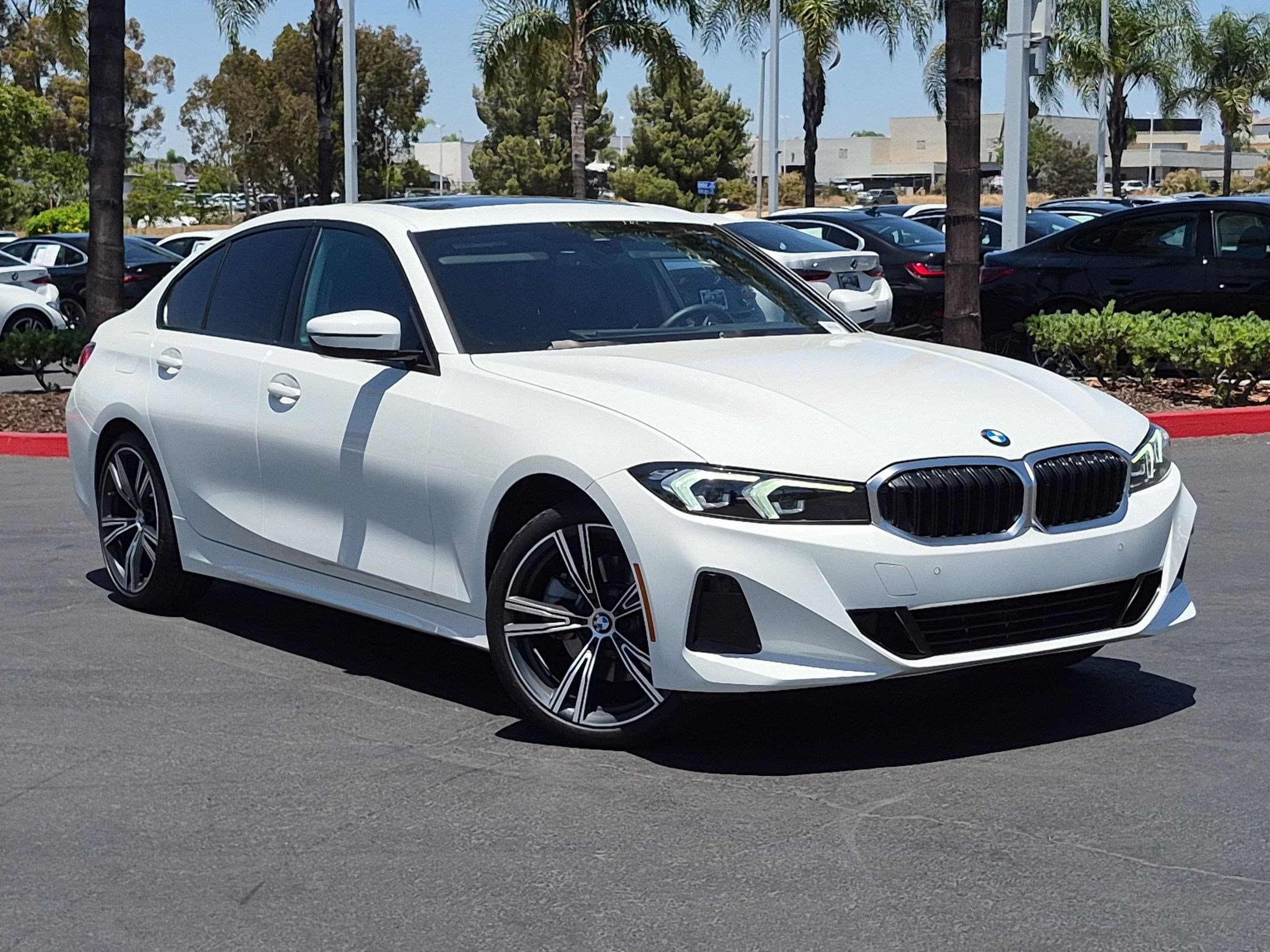 2023 BMW 3 photo 2