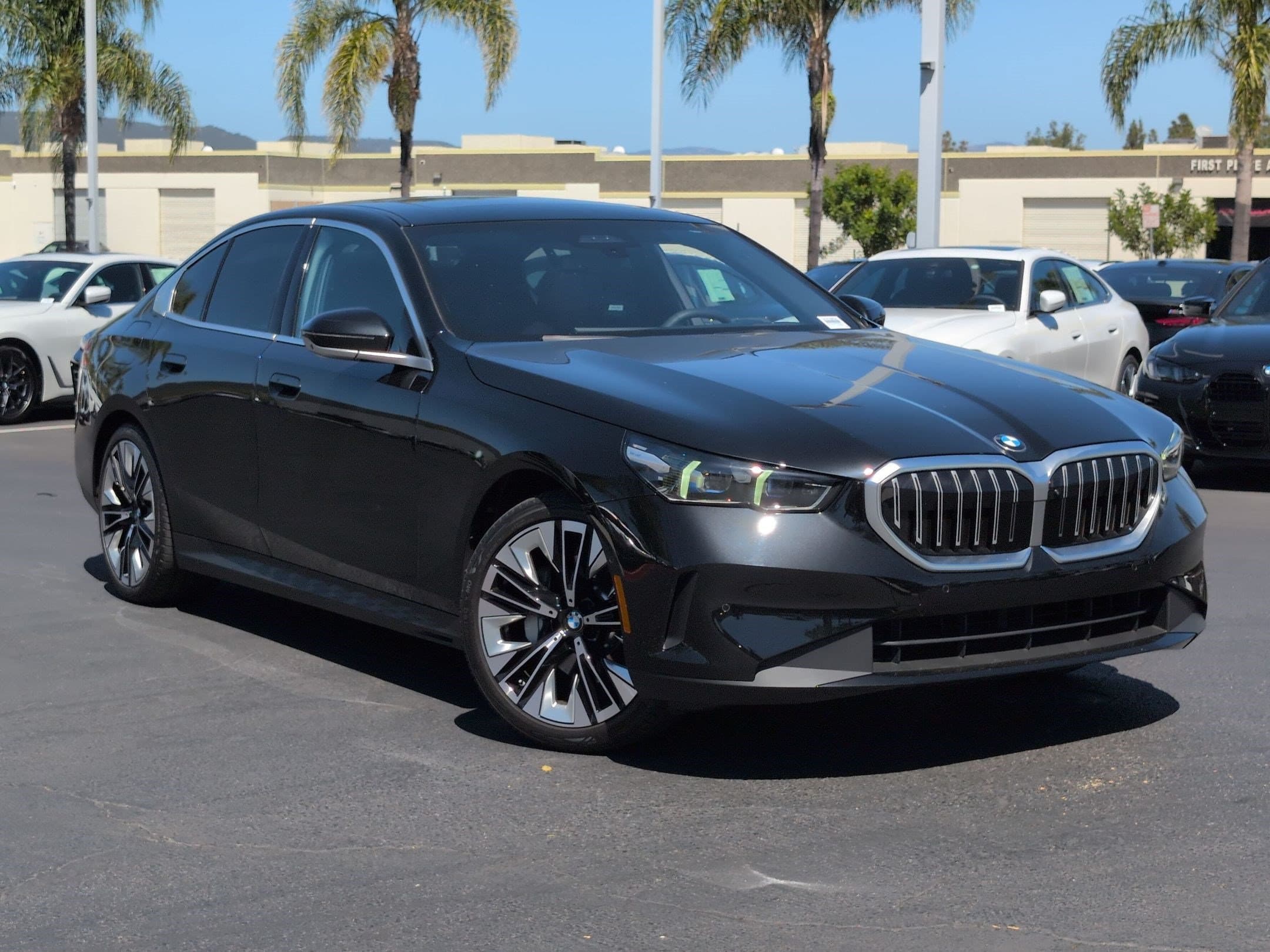 2024 BMW 5 photo 2