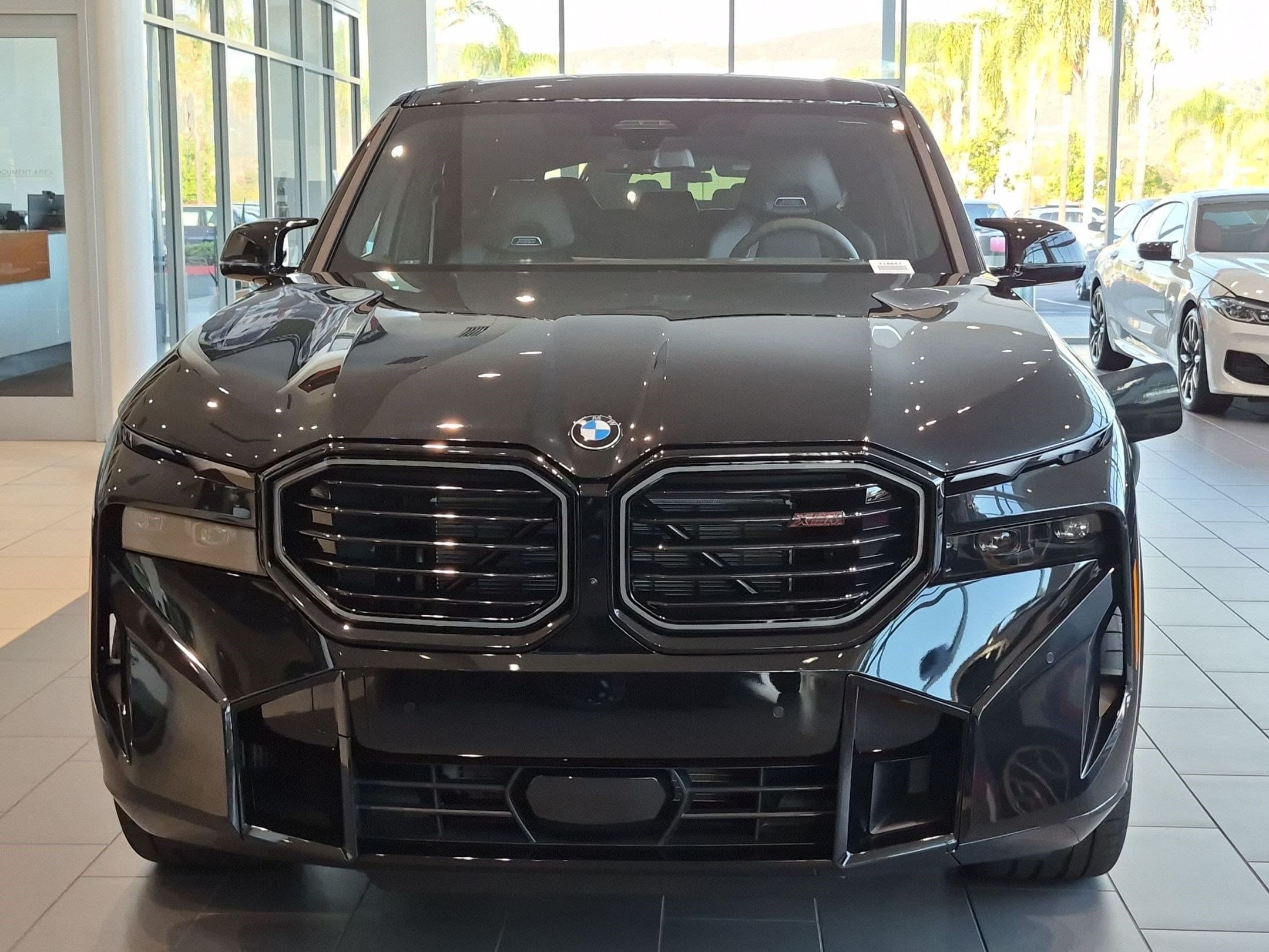 2026 BMW XM photo 3