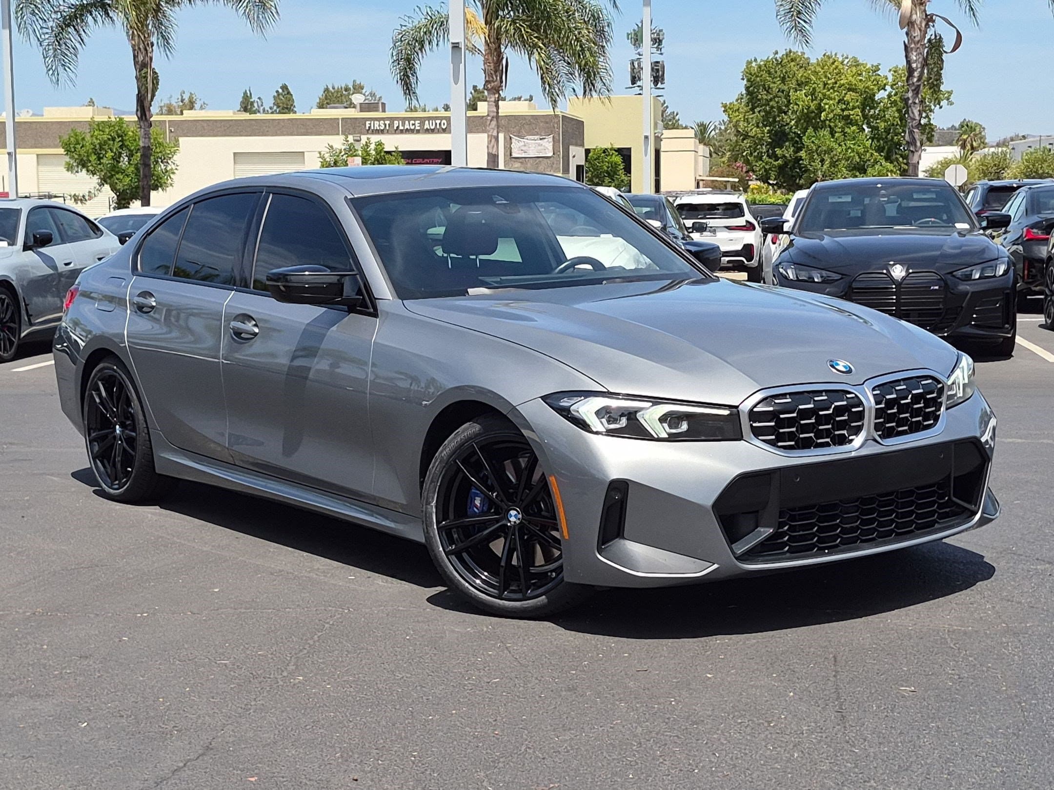 2024 BMW 3 photo 2