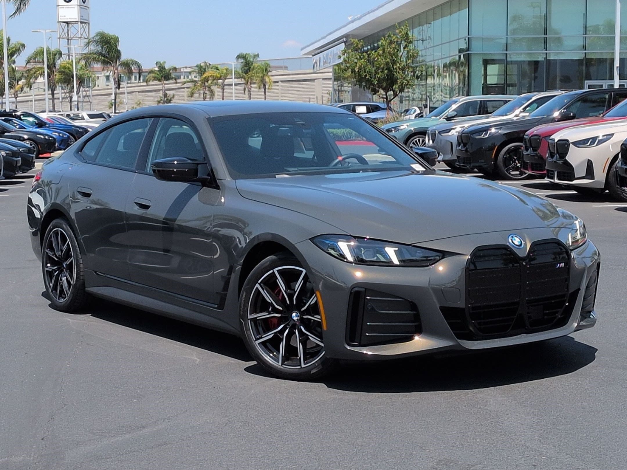 2025 BMW i4 photo 2