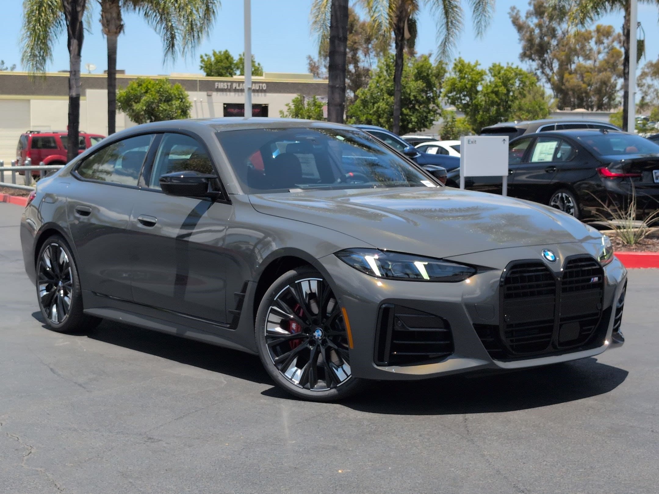 2026 BMW 4 photo 2