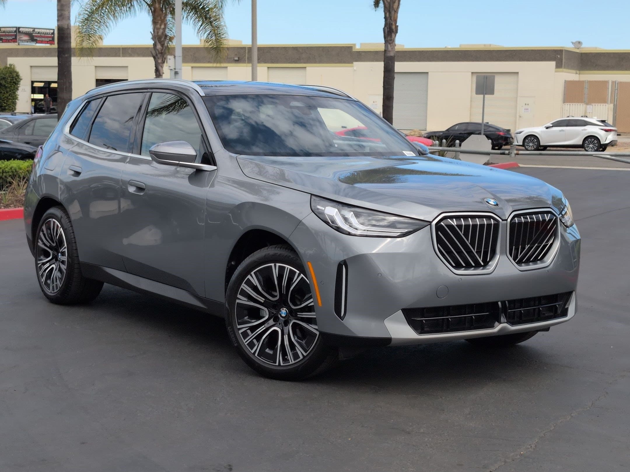 2025 BMW X3 photo 2