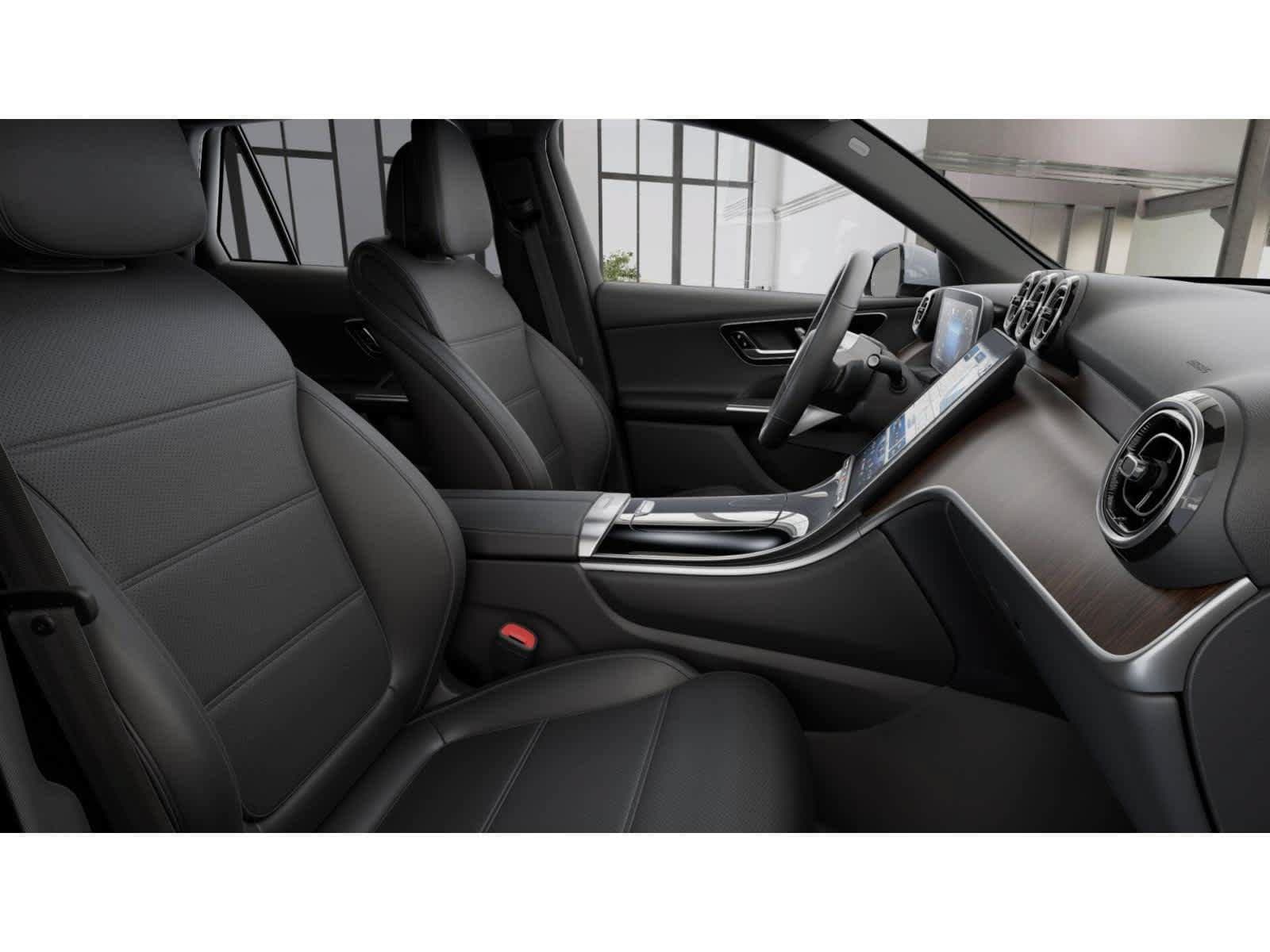 2026 Mercedes-Benz GLC photo 3