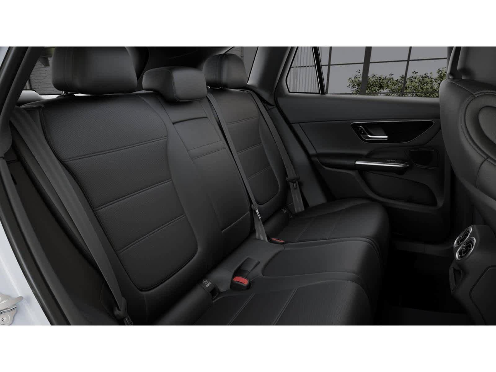 2026 Mercedes-Benz GLC photo 4