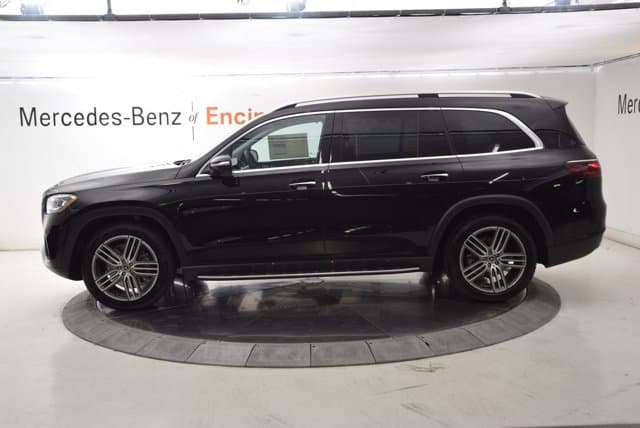 2026 Mercedes-Benz GLS photo 4