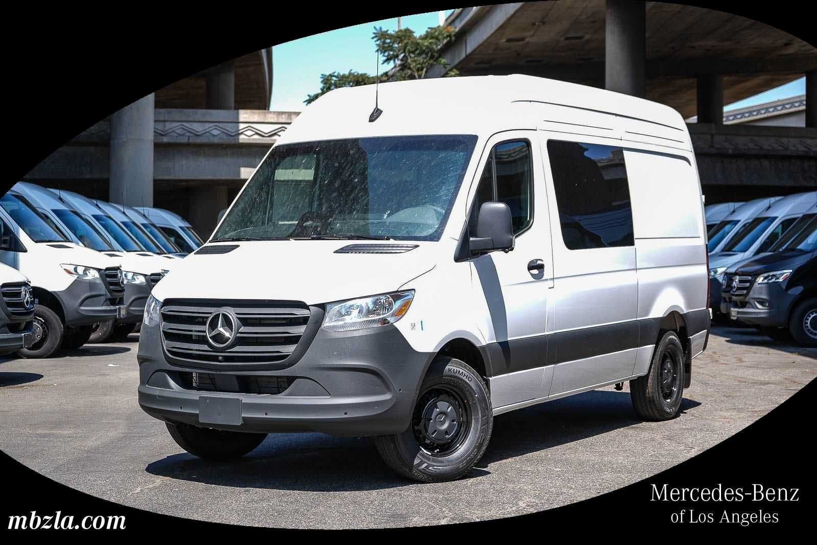 2026 Mercedes-Benz Crew
