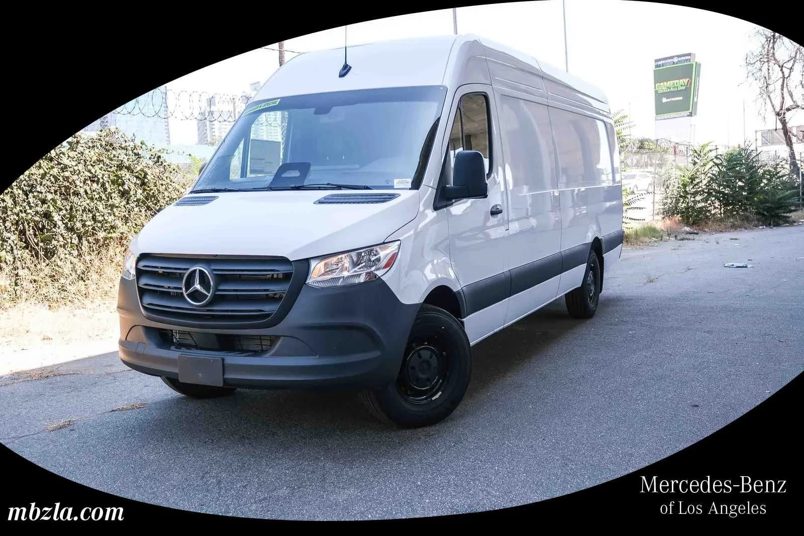 2026 Mercedes-Benz Cargo