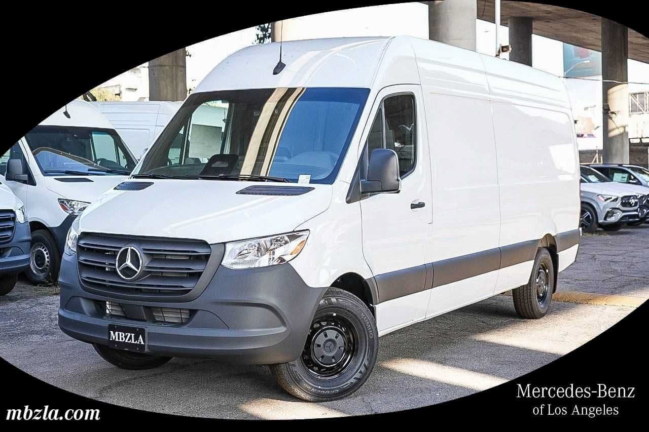 2026 Mercedes-Benz Cargo