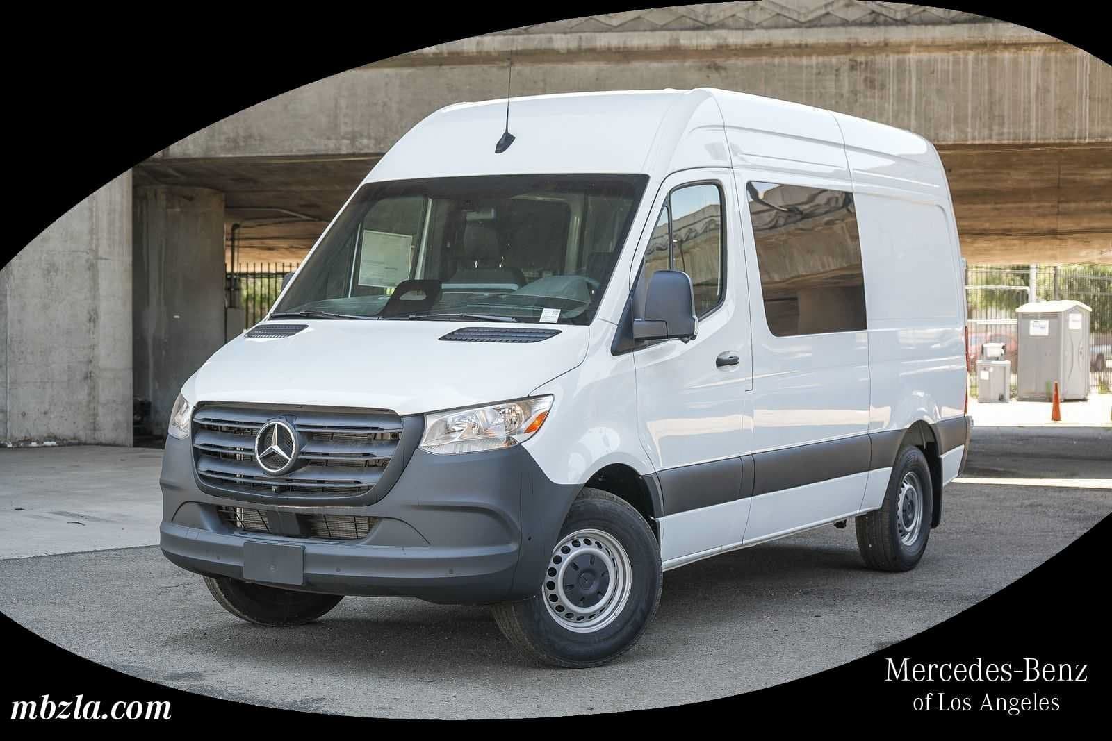 2026 Mercedes-Benz Crew