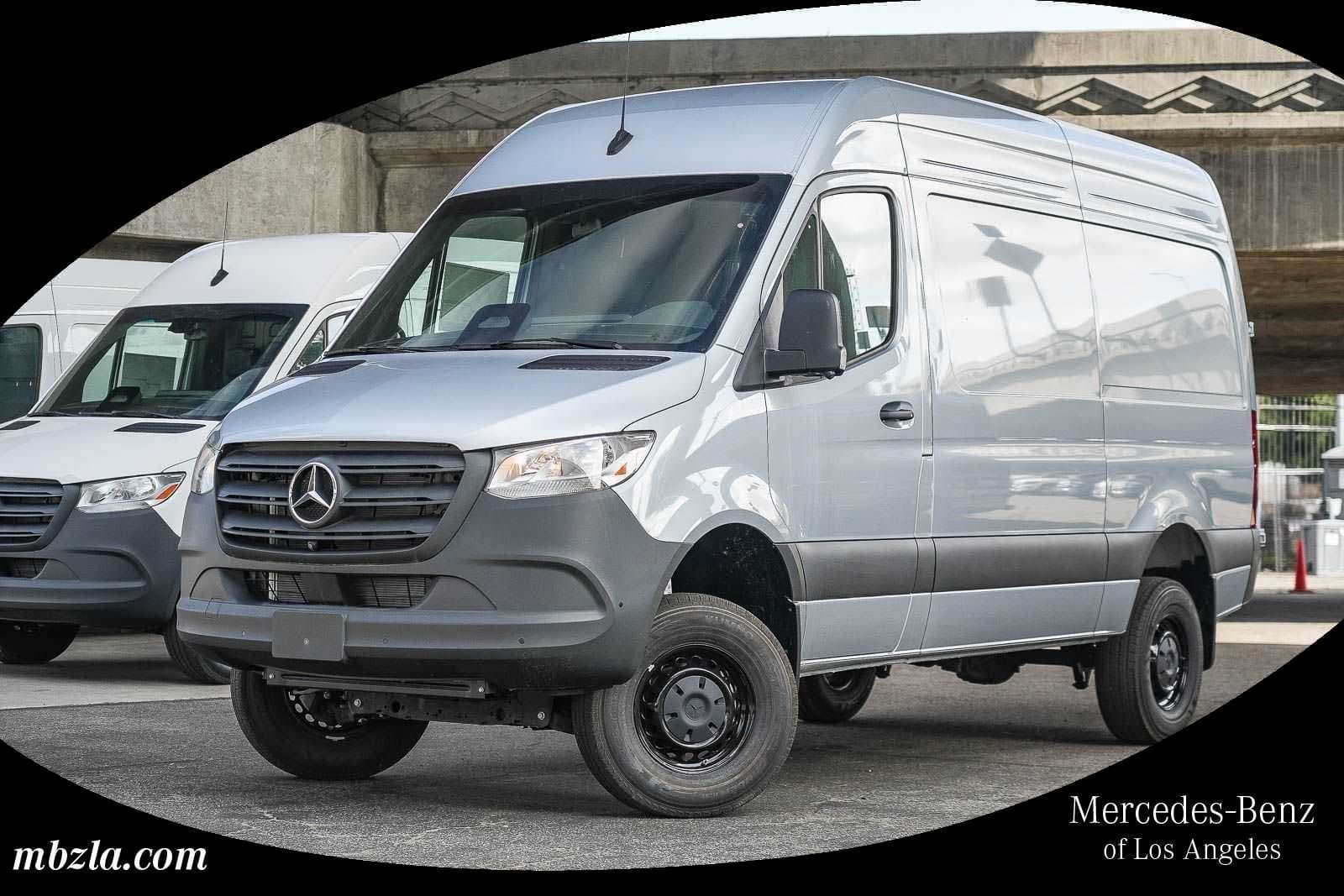 2025 Mercedes-Benz Cargo