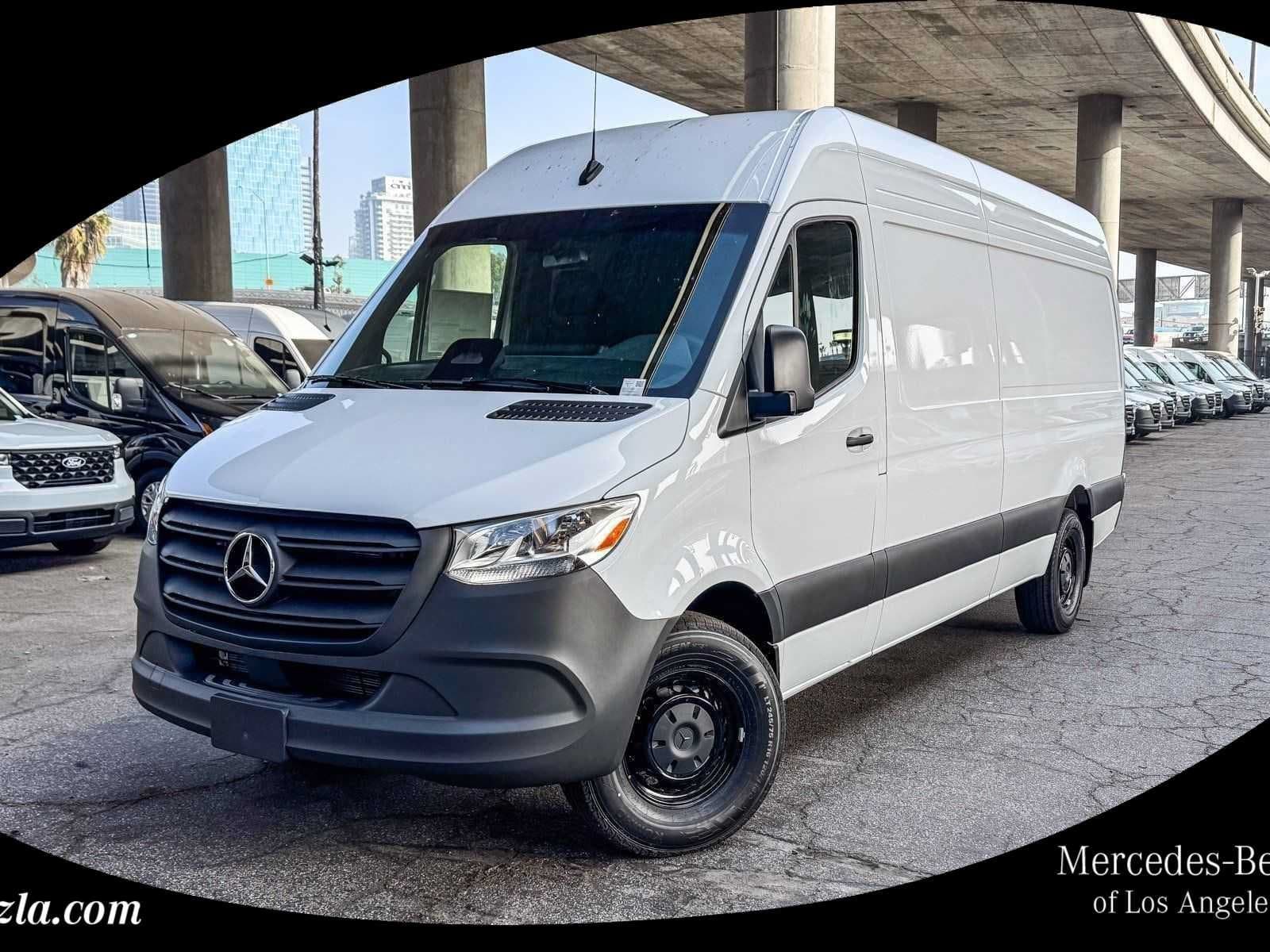 2026 Mercedes-Benz Cargo