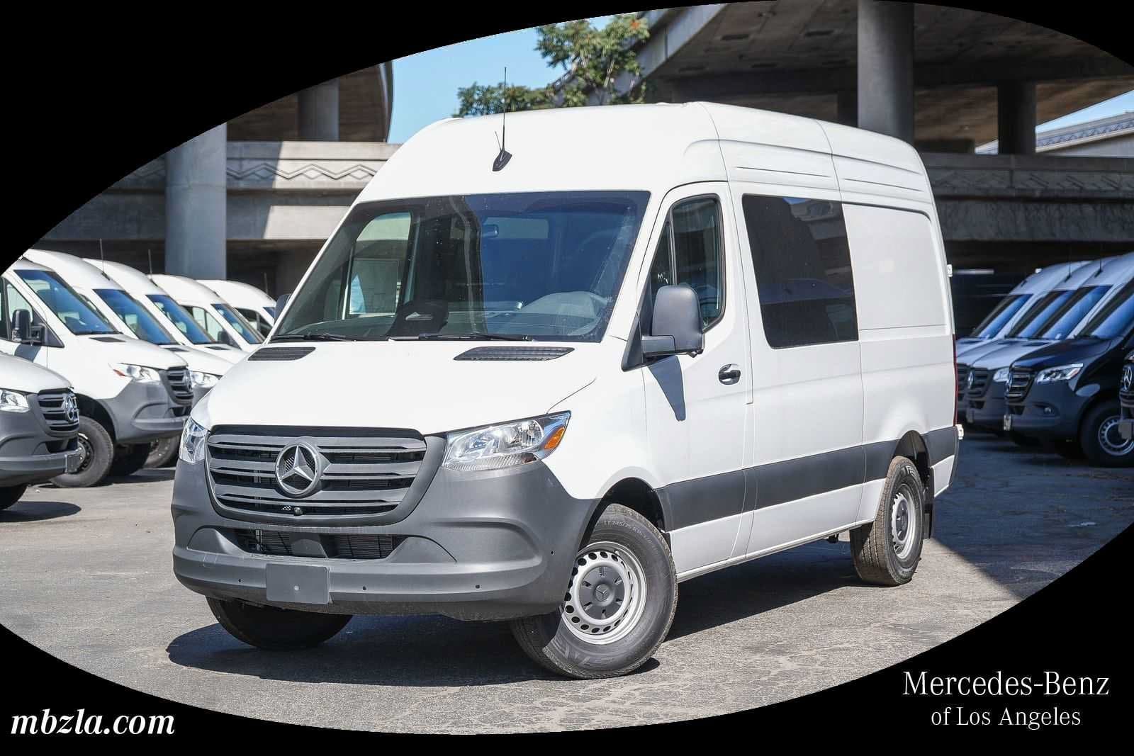 2026 Mercedes-Benz Crew