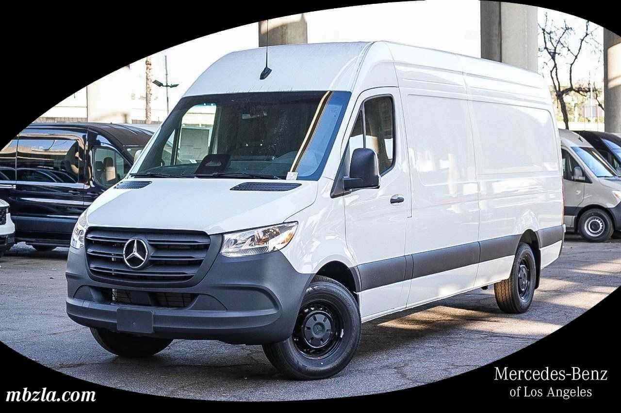 2026 Mercedes-Benz Cargo